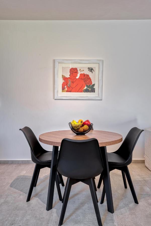 Saronis Suites Saronida Εξωτερικό φωτογραφία