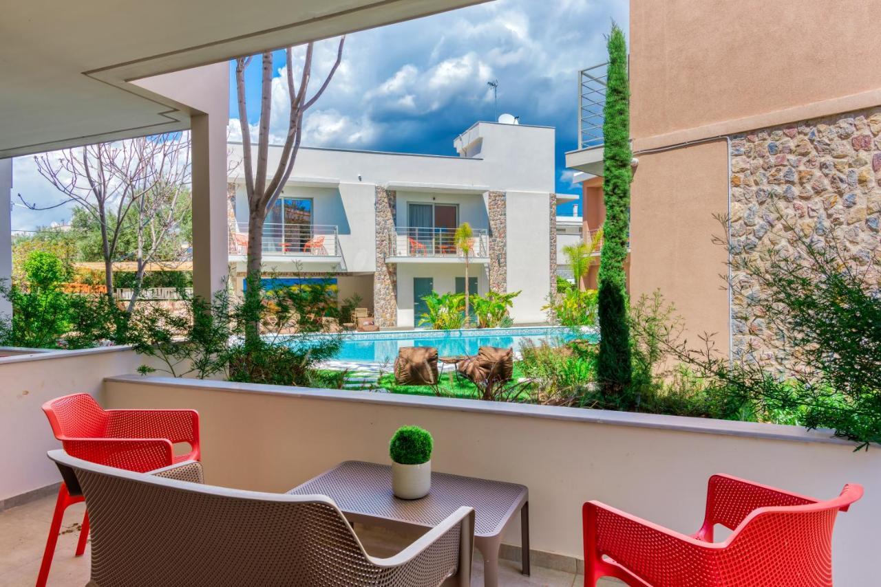 Saronis Suites Saronida Εξωτερικό φωτογραφία