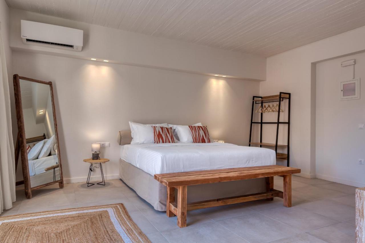 Saronis Suites Saronida Εξωτερικό φωτογραφία