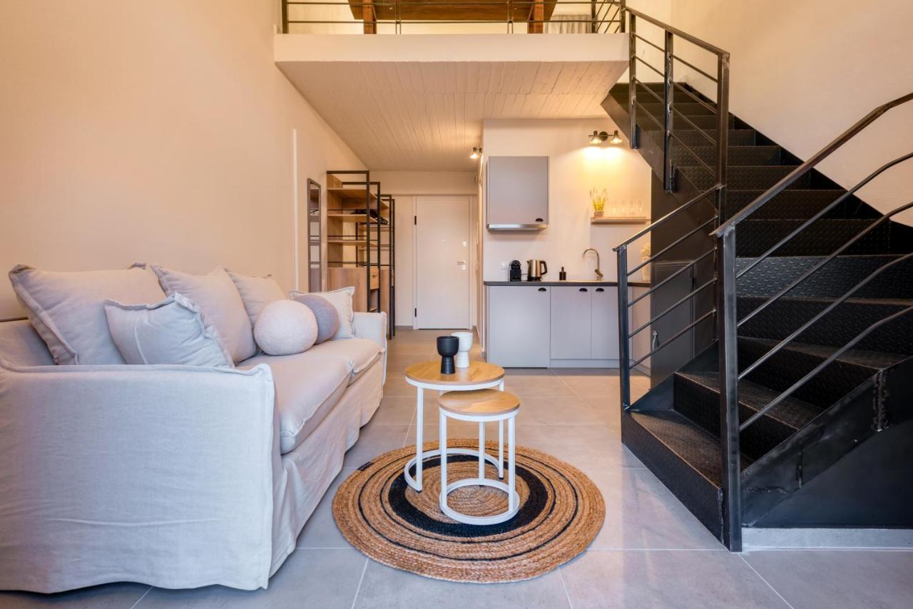 Saronis Suites Saronida Εξωτερικό φωτογραφία