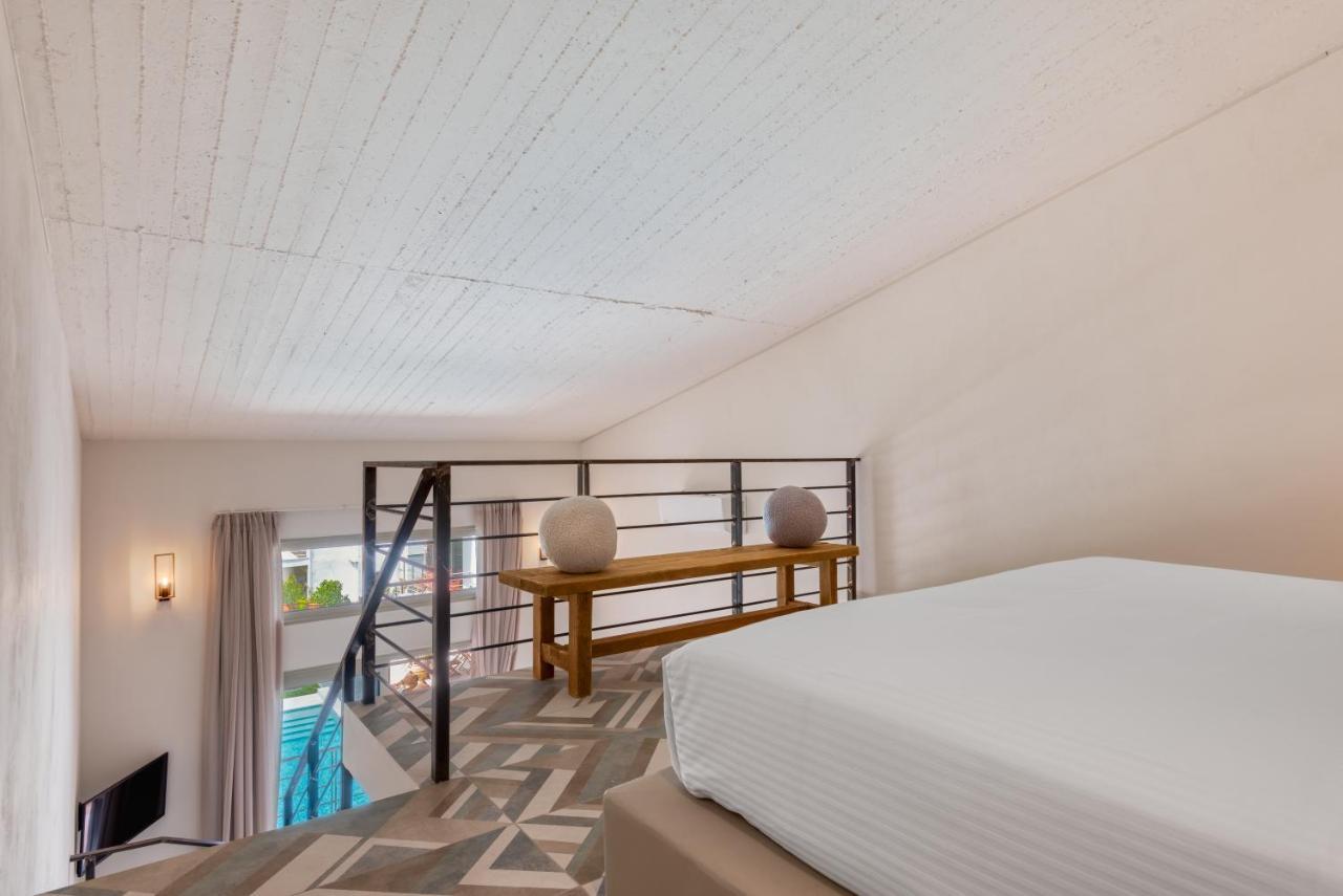 Saronis Suites Saronida Εξωτερικό φωτογραφία
