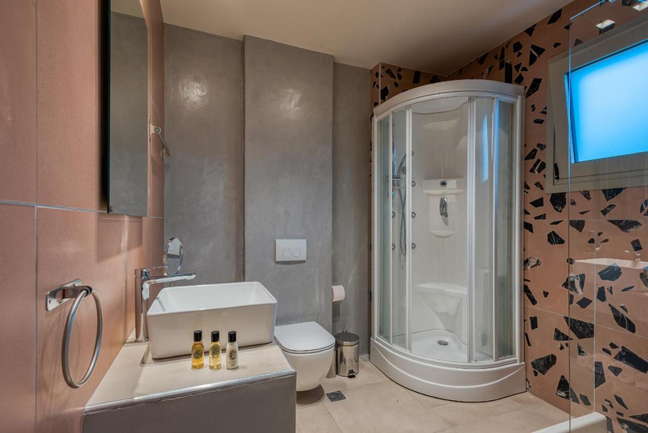 Saronis Suites Saronida Εξωτερικό φωτογραφία