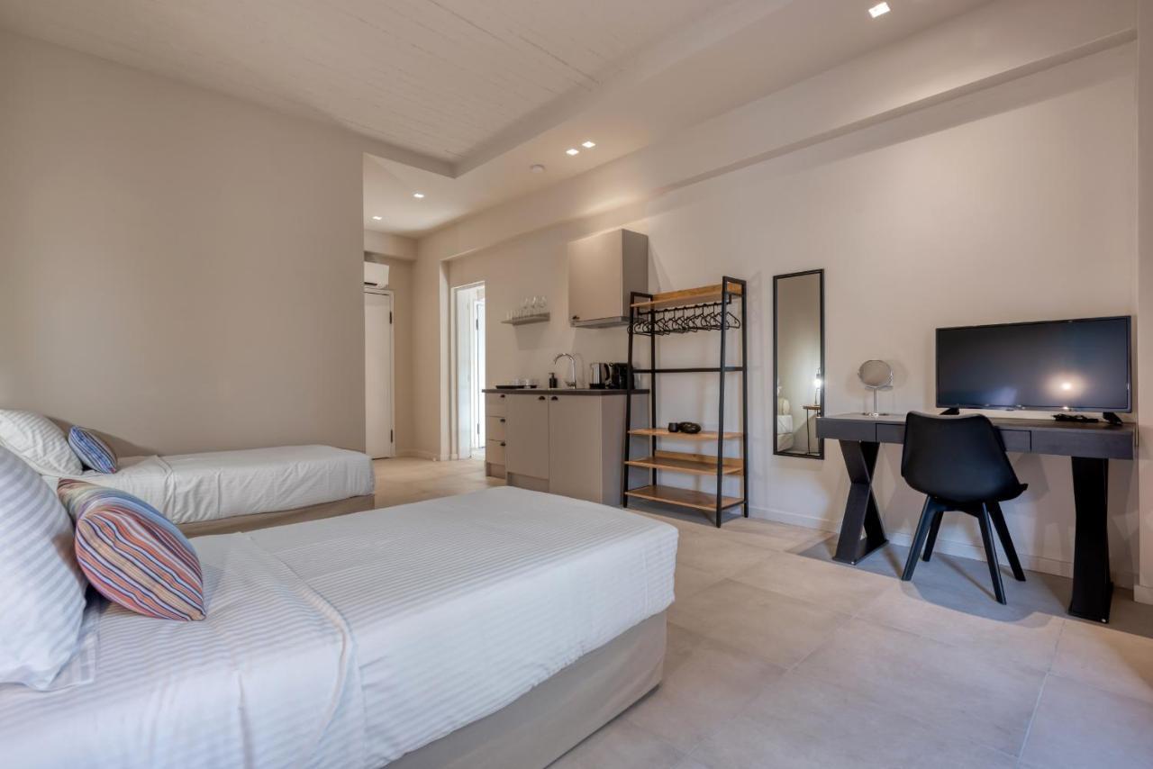 Saronis Suites Saronida Εξωτερικό φωτογραφία
