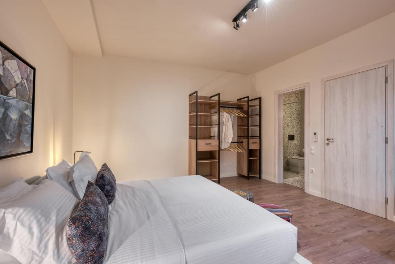 Saronis Suites Saronida Εξωτερικό φωτογραφία