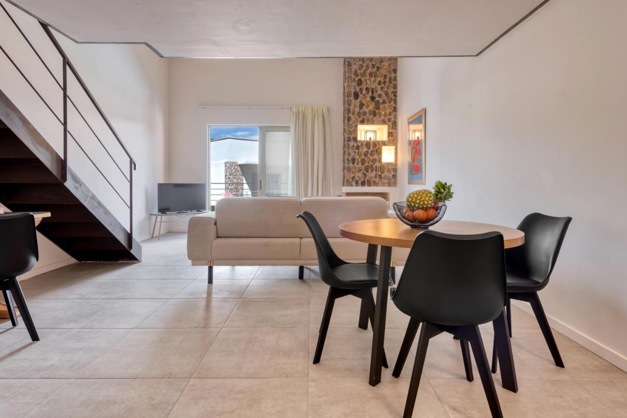 Saronis Suites Saronida Εξωτερικό φωτογραφία