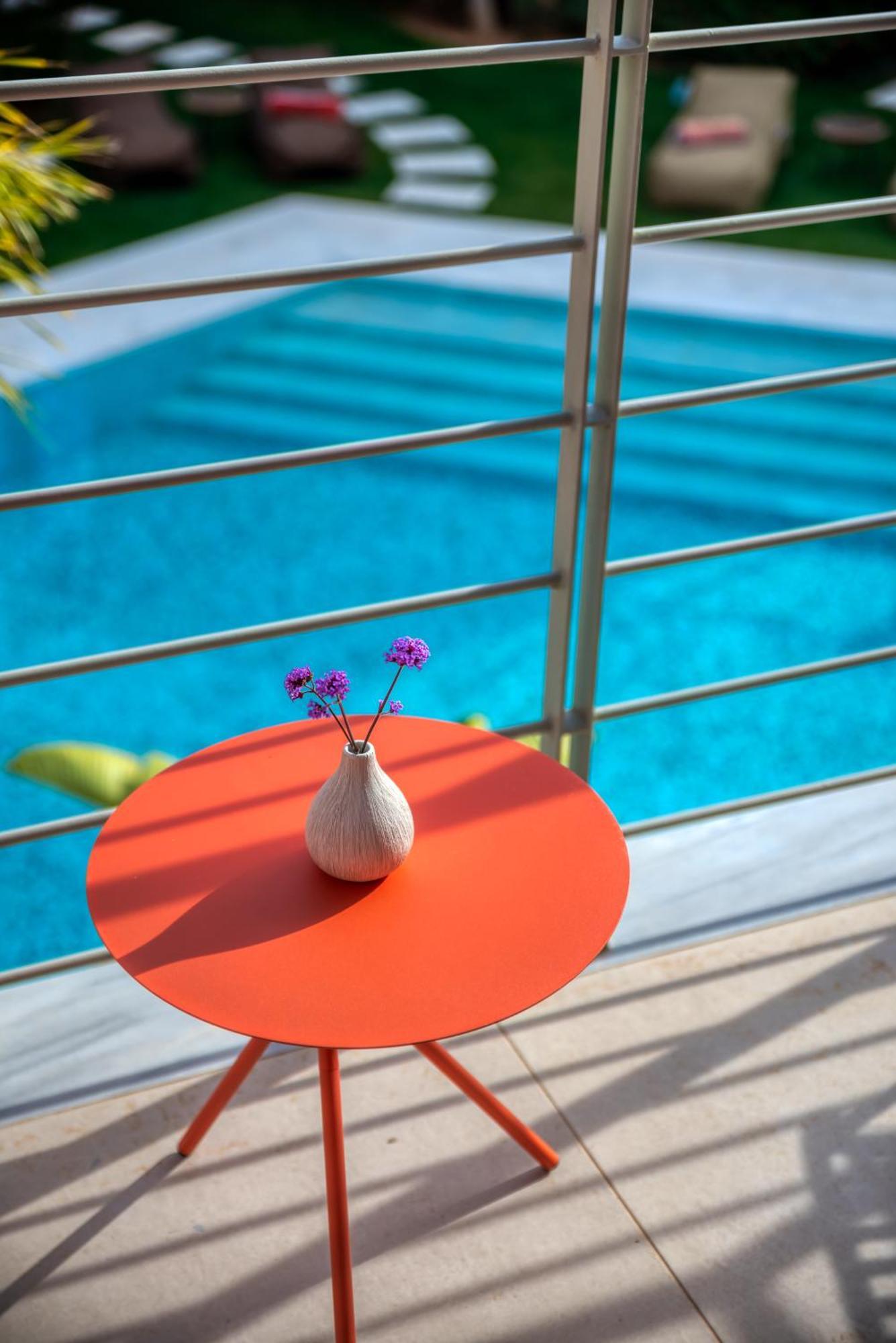 Saronis Suites Saronida Εξωτερικό φωτογραφία