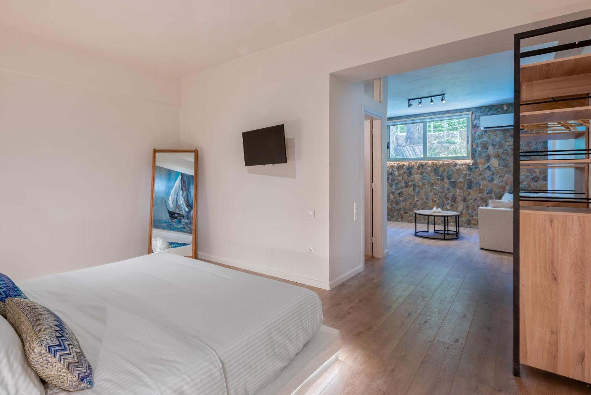 Saronis Suites Saronida Εξωτερικό φωτογραφία