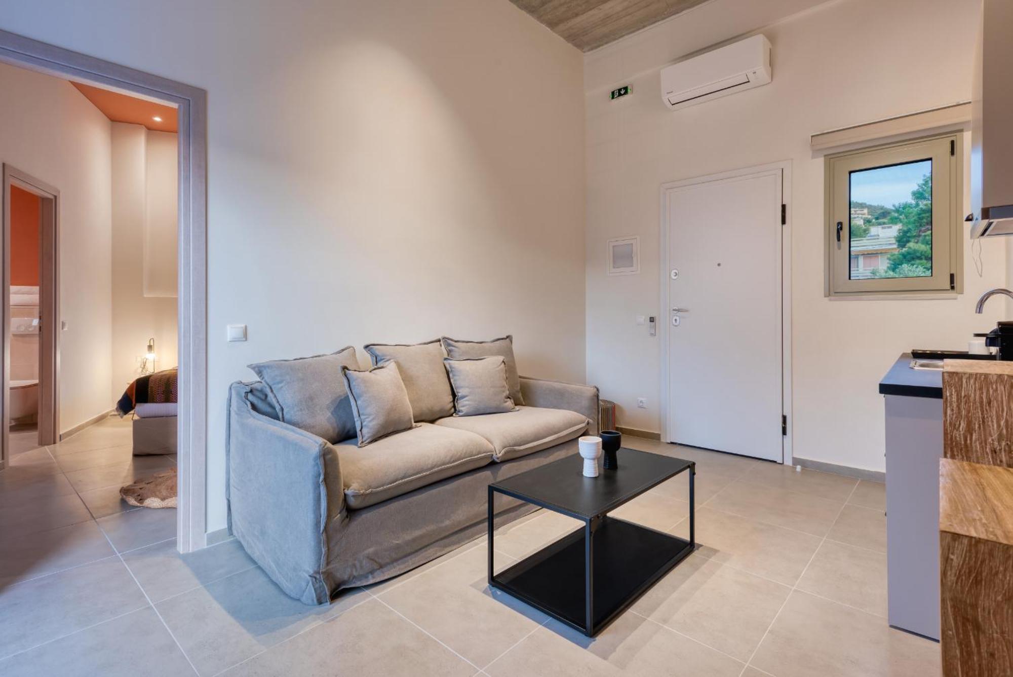 Saronis Suites Saronida Εξωτερικό φωτογραφία