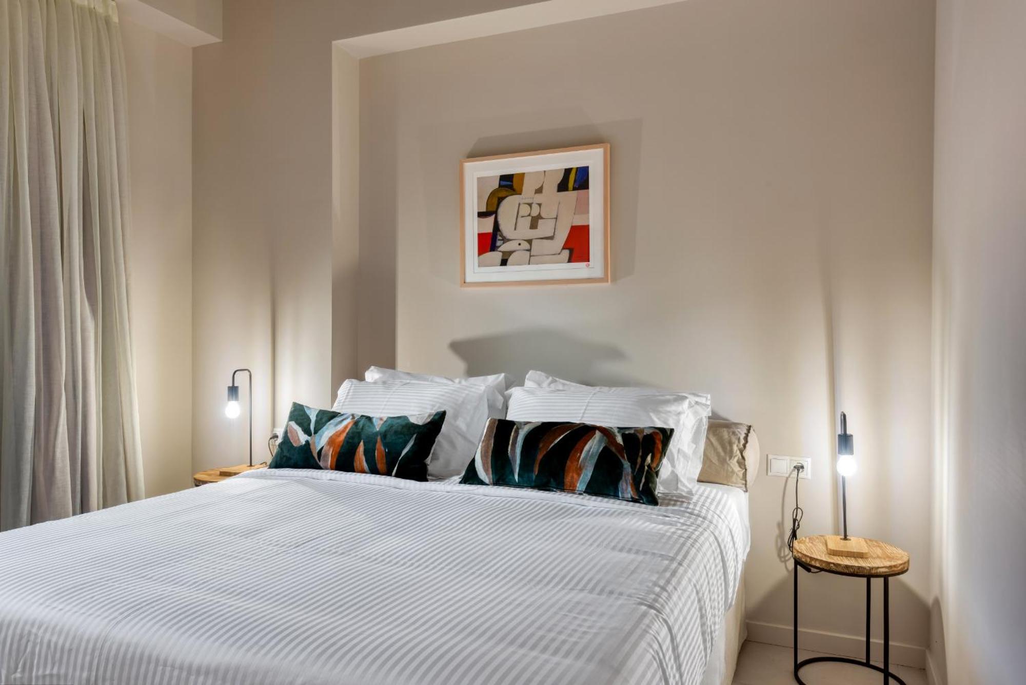 Saronis Suites Saronida Εξωτερικό φωτογραφία