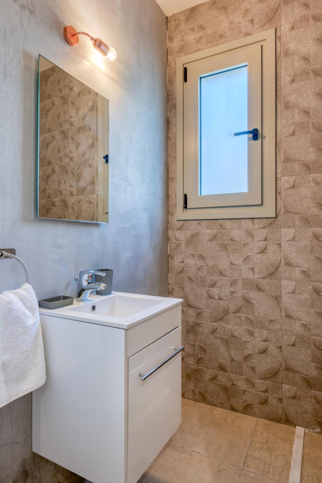 Saronis Suites Saronida Δωμάτιο φωτογραφία